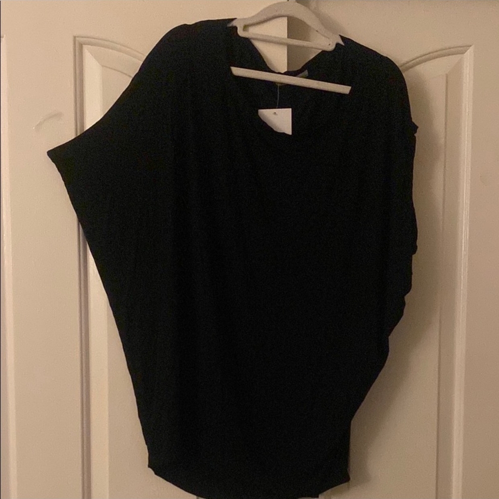 Glo-Story Black Asymmetrical Top. XL